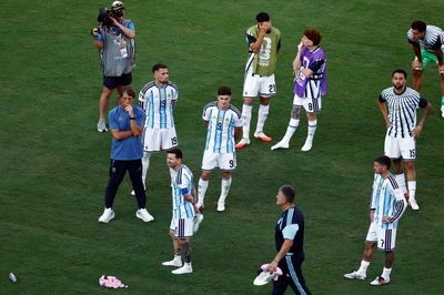 'Argentina may mắn chỉ thua Tây Ban Nha 0-1'