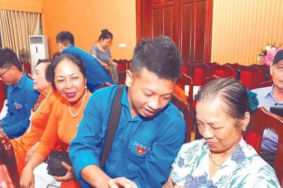 Hỗ trợ người cao tuổi nâng cao năng lực số