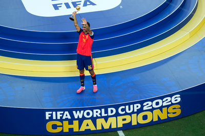 Rodri đoạt 'Quả bóng vàng', Mbappe giành 'Chiếc giày vàng' World Cup 2026