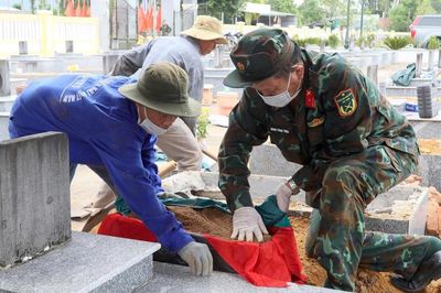 Lặng thầm tìm lại tên cho những người lính đã ngã xuống