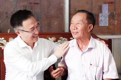 Đồng chí Đặng Minh Thông thăm, tri ân các gia đình chính sách tiêu biểu