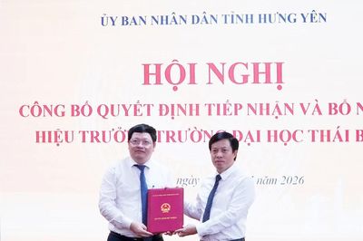 Tiếp nhận và bổ nhiệm PGS.TS Phạm Quốc Thành làm Hiệu trưởng Trường ĐH Thái Bình