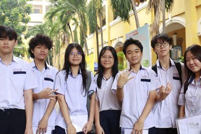 TPHCM rà soát nhập học, cân nhắc tuyển bổ sung lớp 10