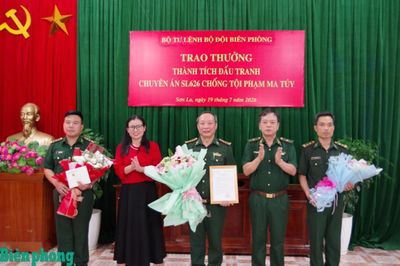 Trao thưởng thành tích đấu tranh Chuyên án SL626 chống tội phạm ma túy