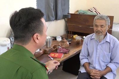 Sát hại bạn đi làm trầm hương bằng 7 nhát dao