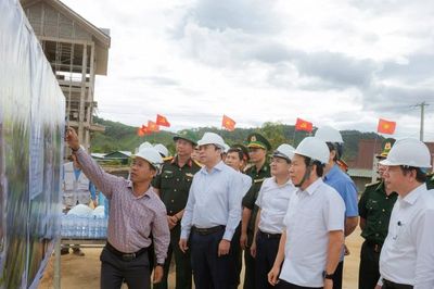 Thủ tướng yêu cầu tăng tốc xây dựng trường nội trú, hoàn thành trước 30/8