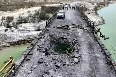 Mỹ tấn công nhà máy điện hạt nhân Iran, eo biển Hormuz 'nóng rực'