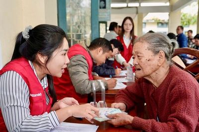 Tăng lương chưa thể tạo đột phá về thu nhập