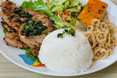 Chuyên gia dinh dưỡng chia sẻ sự thay đổi của cơ thể khi ăn cơm cả tuần