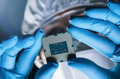 Đột phá giúp Trung Quốc giảm thời gian sản xuất chip từ nhiều giờ xuống vài giây