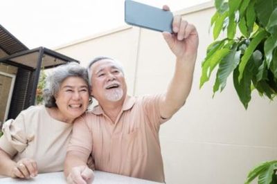 Điều làm nên một tuổi già đáng mơ ước không phải là giàu có