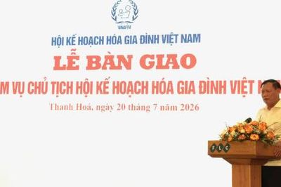 Hội KHHGĐ Việt Nam tổ chức hội nghị bàn giao nhiệm vụ và công bố quyết định về công tác cán bộ