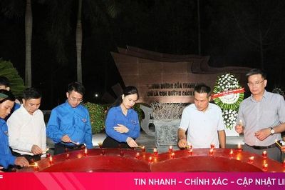 Tuổi trẻ Hà Tĩnh thắp nến tri ân Anh hùng liệt sĩ Lý Tự Trọng