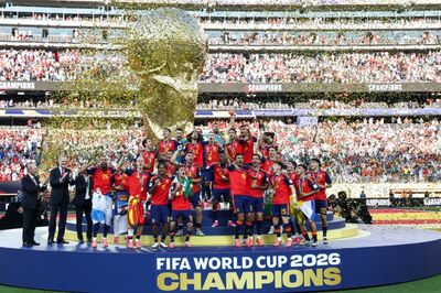 Sự thống trị tuyệt đối của đế chế La Roja mới
