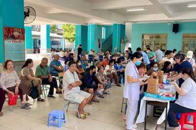 TP Hồ Chí Minh: Hoàn thành khám sức khỏe toàn dân trước ngày 15/12