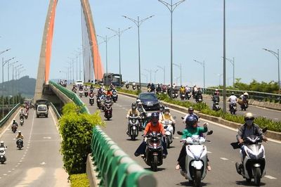 Nắng nóng bao trùm miền Trung, nhiệt độ có nơi chạm ngưỡng 40 độ C