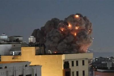 Mỹ không kích Iran đêm thứ 9 liên tiếp