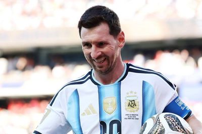 Messi trượt Quả bóng Vàng World Cup 2026: Quyết định gây tranh cãi của FIFA