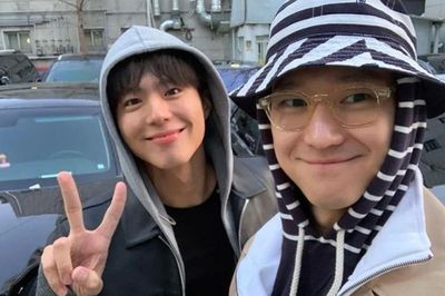 Park Bo Gum tái hợp Go Kyung Pyo sau 11 năm