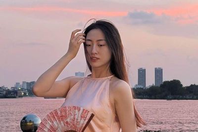 Hoa hậu Lương Thùy Linh khoe nhan sắc giữa hoàng hôn lãng mạn