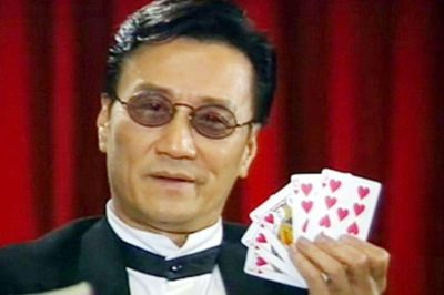 Bố ruột Tạ Đình Phong - 'Thần bài' Long Tứ qua đời