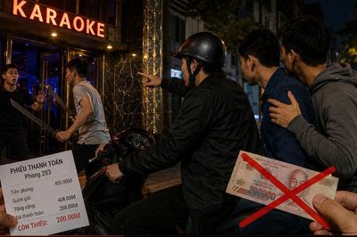 Phạm tội cướp tài sản vì chở bạn đi dọa quán karaoke để quỵt nợ