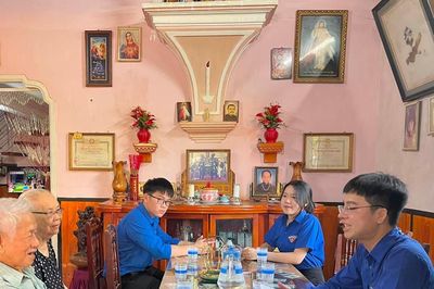 Tháng Bảy nghĩa tình dưới màu áo xanh thanh niên