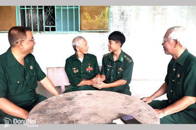 Bản lĩnh trong thời chiến, tâm sáng giữa đời thường