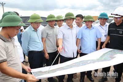 Đẩy nhanh tiến độ giải phóng mặt bằng, giải ngân vốn đầu tư xây dựng cảnh quan hai bờ sông Vân