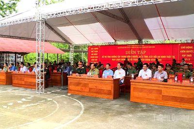 Chỉ huy trưởng Bộ CHQS tỉnh chỉ đạo luyện tập tổng hợp diễn tập tác chiến trong KVPT xã Nà Hang