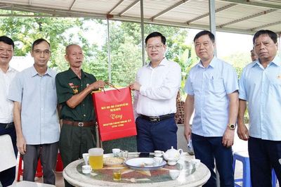 Lãnh đạo tỉnh Thái Nguyên tặng quà, tri ân người có công với cách mạng