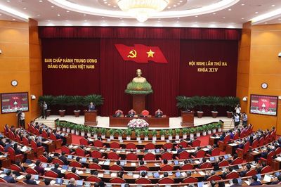 Thông cáo báo chí về ngày làm việc thứ nhất Hội nghị Trung ương 3 khóa XIV