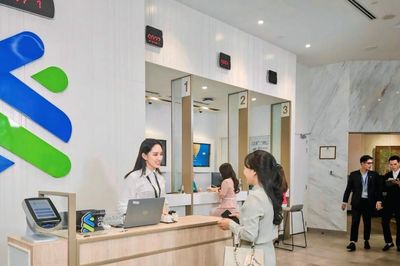 Standard Chartered nâng dự báo tăng trưởng GDP Việt Nam lên 9,5%