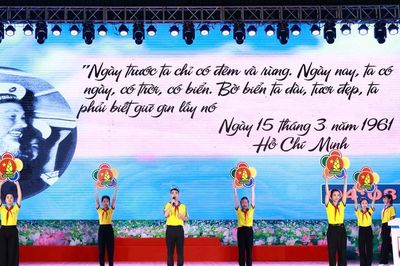 Lan tỏa tình yêu biển đảo đến với thế hệ trẻ khu vực Bắc Trung Bộ