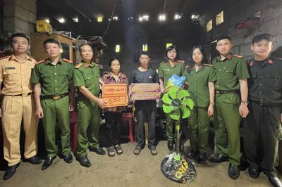 Cụm thi đua Cảnh sát 2 Công an tỉnh tổ chức các hoạt động kỷ niệm 64 năm Ngày truyền thống lực lượng Cảnh sát nhân dân