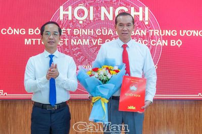 Công bố Quyết định công nhận Phó Chủ tịch Ủy ban MTTQ Việt Nam tỉnh Cà Mau