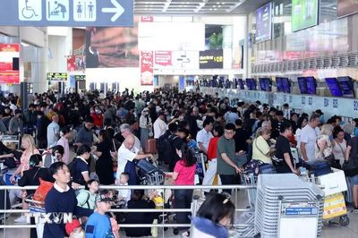 Khách quốc tế đạt 26,2 triệu lượt, ngành hàng không tăng cường bảo đảm an toàn