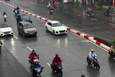 Thời tiết Hà Nội hôm nay 20/7: Có lúc mưa rào và dông, nhiệt độ cao nhất 33°C