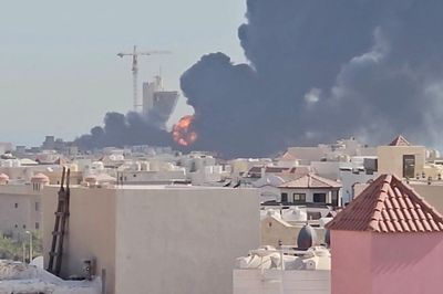 Tàu bốc cháy tại eo biển Hormuz, Mỹ - Iran nguy cơ trở lại giao tranh toàn diện