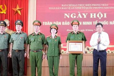 Phó Chủ tịch Thường trực UBND TP Hà Nội dự Ngày hội toàn dân bảo vệ an ninh Tổ quốc tại Khương Đình