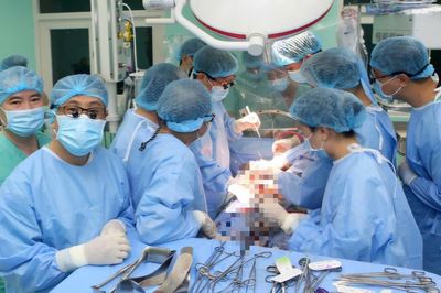 Nhiều bệnh lý về mắt diễn tiến âm thầm, chuyên gia khuyến cáo không để nhìn mờ mới đi khám