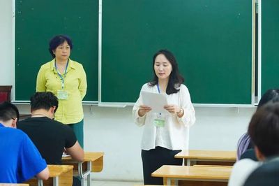 Đề xuất tách kỳ thi tốt nghiệp THPT và tuyển sinh đại học: Người trong cuộc nói gì?