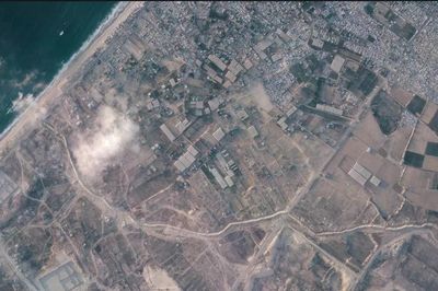 Israel âm thầm đắp lũy đất chia cắt Dải Gaza