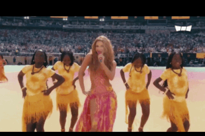 Đằng sau vóc dáng bốc lửa của Shakira