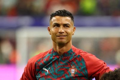 Ronaldo bấm thích bài đăng công kích Argentina