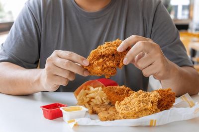 Mê mẩn 2 món ăn khiến chàng trai 30 tuổi ung thư đại trực tràng