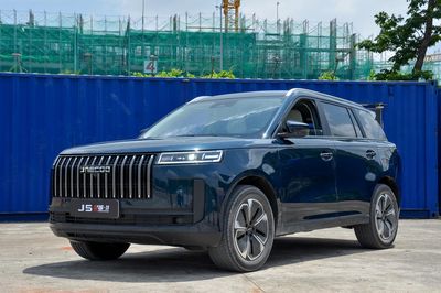 Trải nghiệm nhanh Jaecoo J5 - xe Trung Quốc lắp ráp có đáng mong chờ?