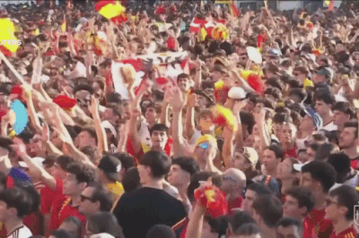 Biển người phủ kín Madrid chào đón nhà vô địch World Cup
