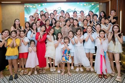 Gia đình 100 người góp 300 triệu đi du lịch hè, thuê 3 căn biệt thự