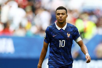 Mbappe 'nổi loạn' vì bất công tại tuyển Pháp
